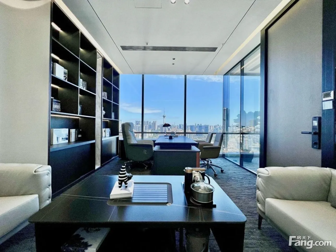 东大街商务接待现房,正对电梯,7隔间35工位,地铁口甲写