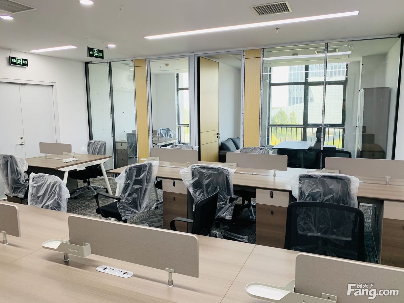 诺德中心150平办公室 精装修带家具 总部基地商圈 交通便利
