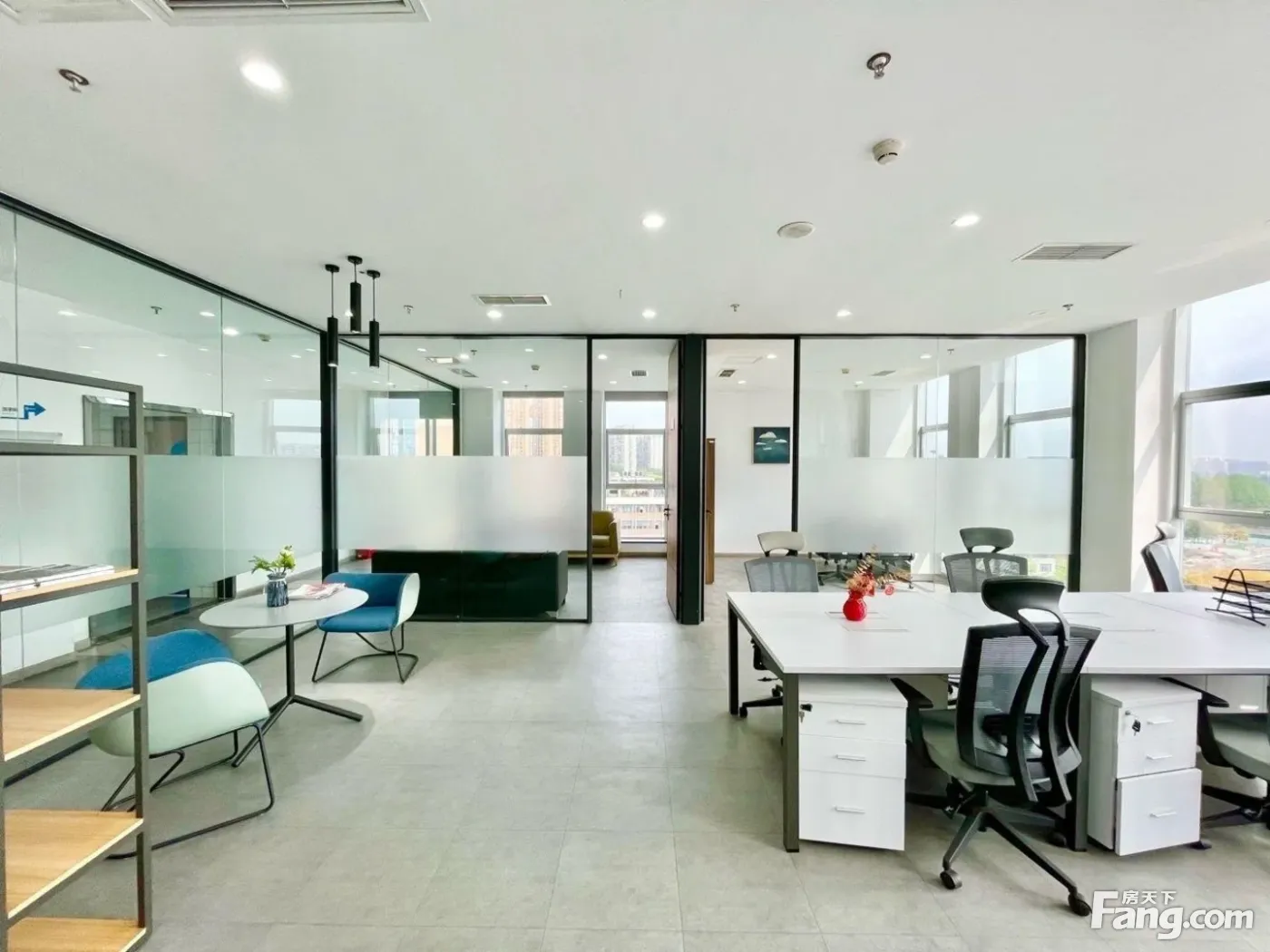 仅租5888!2隔间12工位 政务中心办事处丨金石路 三色路