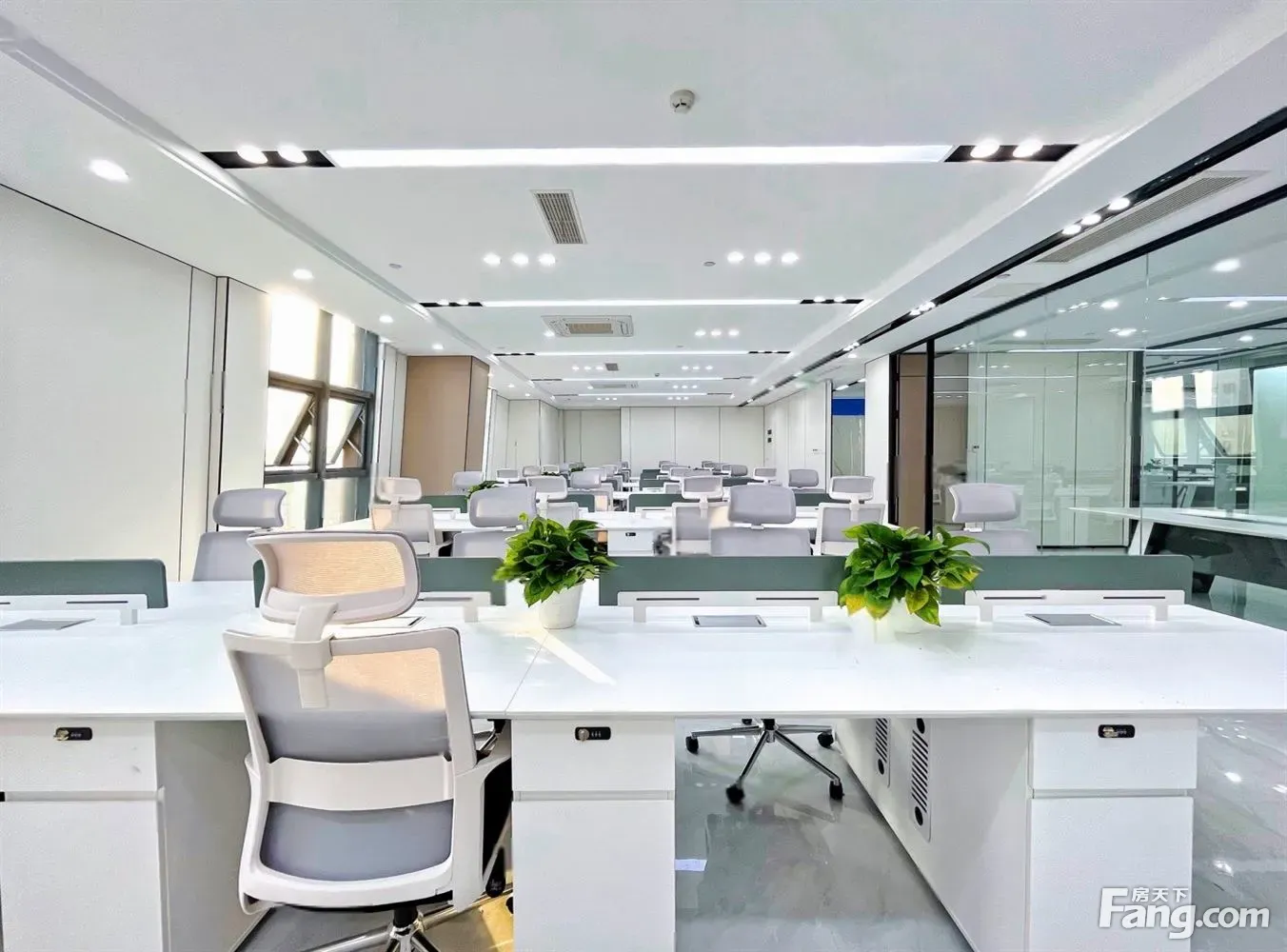 免佣5A楼盘 开年特价50含税 24 科技加班型公司 银泰城