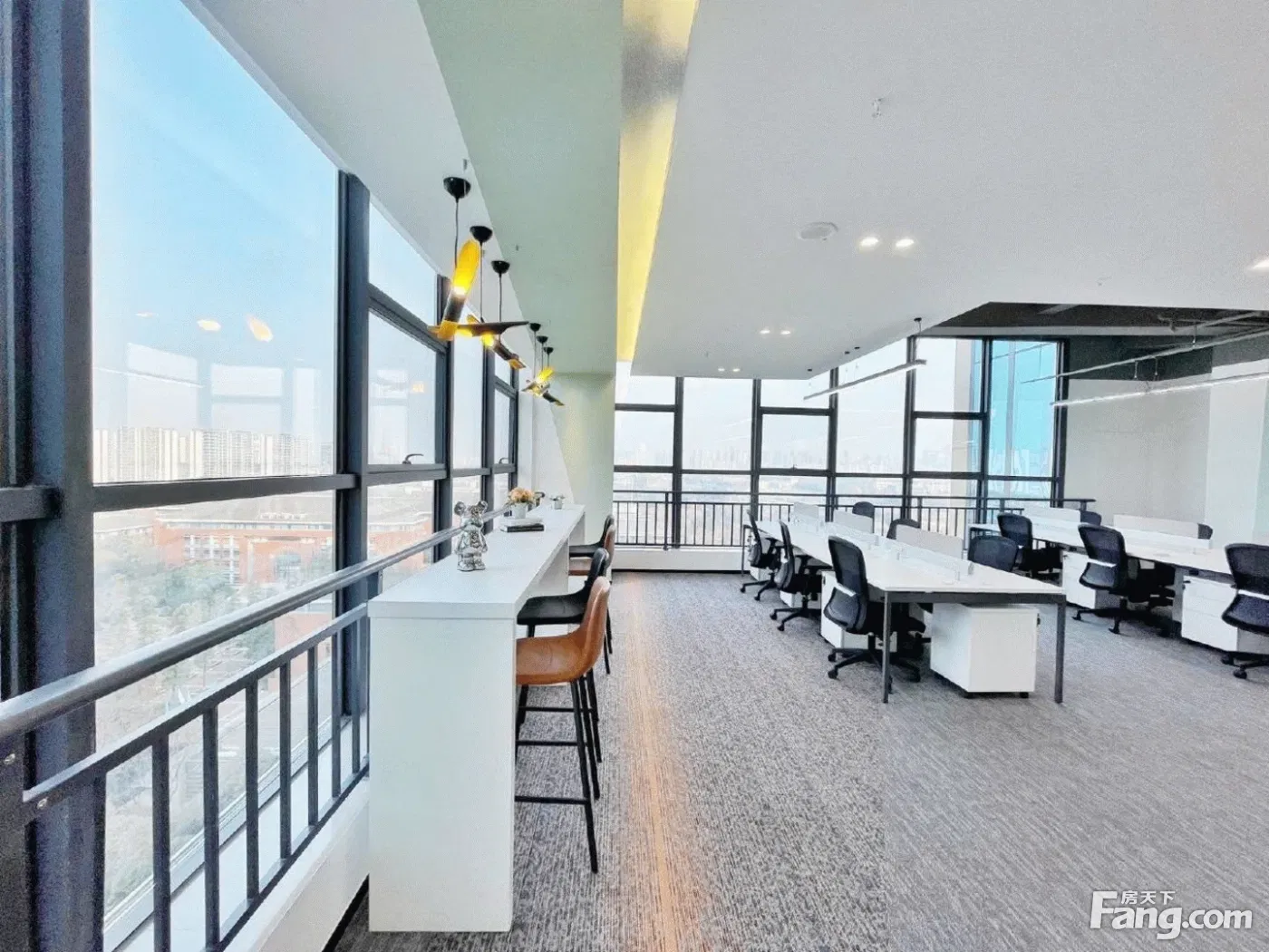 与川能投 为邻丨开发商直租(4隔间45工位)丨