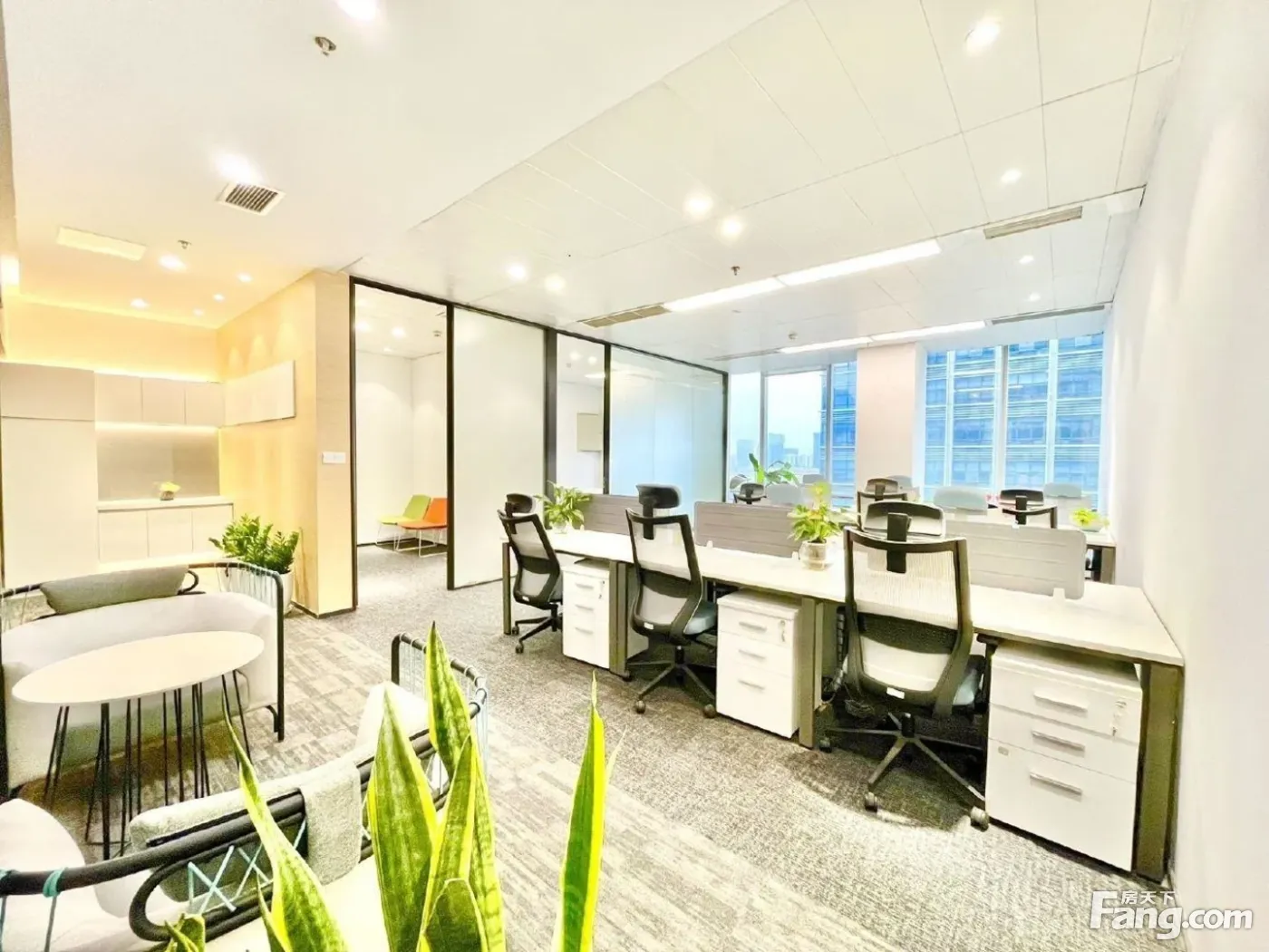 央企大楼!可签一年!四川投资大厦2隔间12工位 南三环高新站