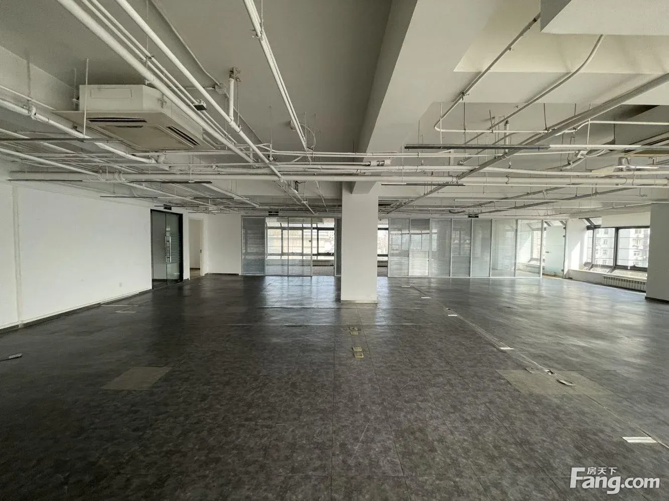 24h空调丨80使用率丨三面采光整面落地窗丨正对电梯南北通透