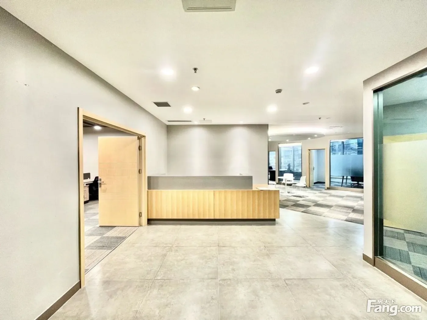 多隔间现房!倪家桥站甲级纯写 精装动静分区 10隔间40工位