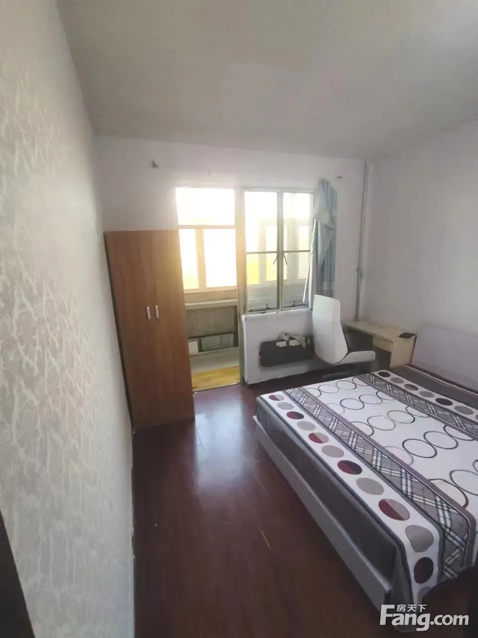 和平西桥地铁胜古南里广电小区三居主卧室出租