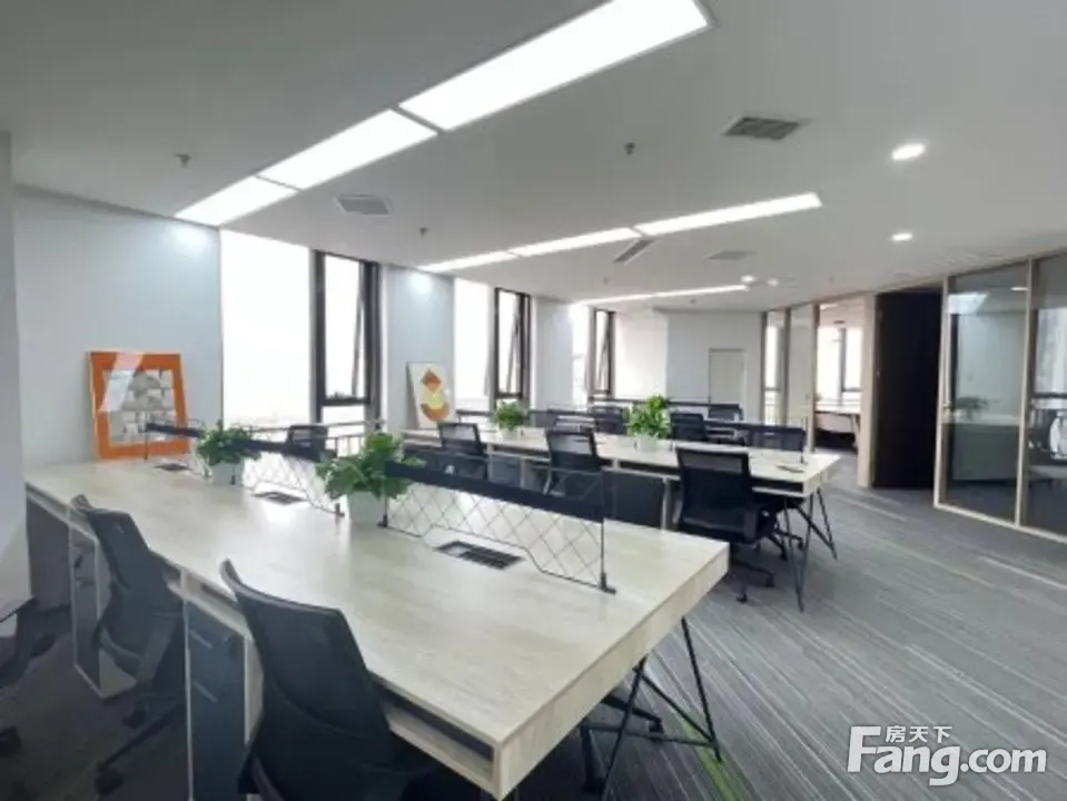 亚泰中心户型方正格局合理地铁覆盖业主直租
