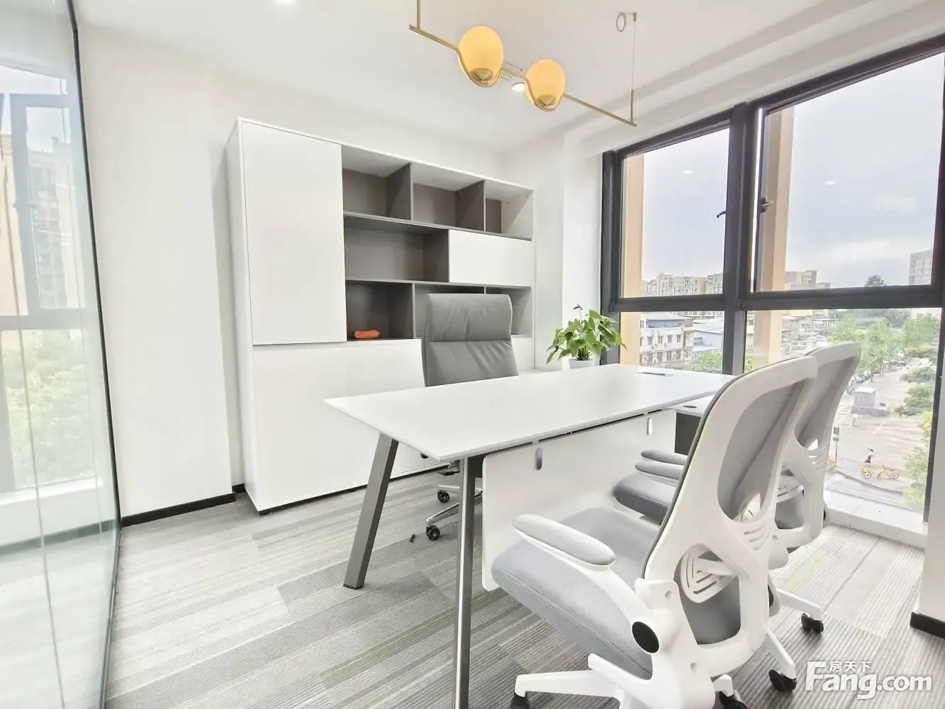 双凤桥·免押金·特价26.6元!精装5隔间12工位 无加时费