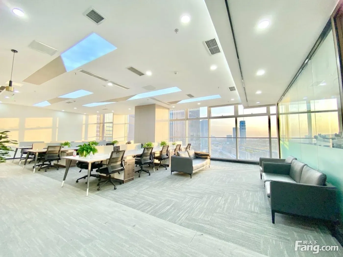 免佣!天府新区开发商直租!甩租40元!超甲品质!坐看兴隆湖