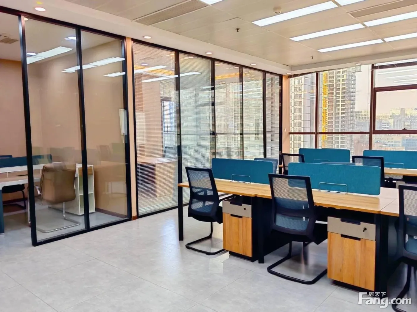 免佣!五街谢威中心 3隔间18卡位 视野好装修简约 初创优选