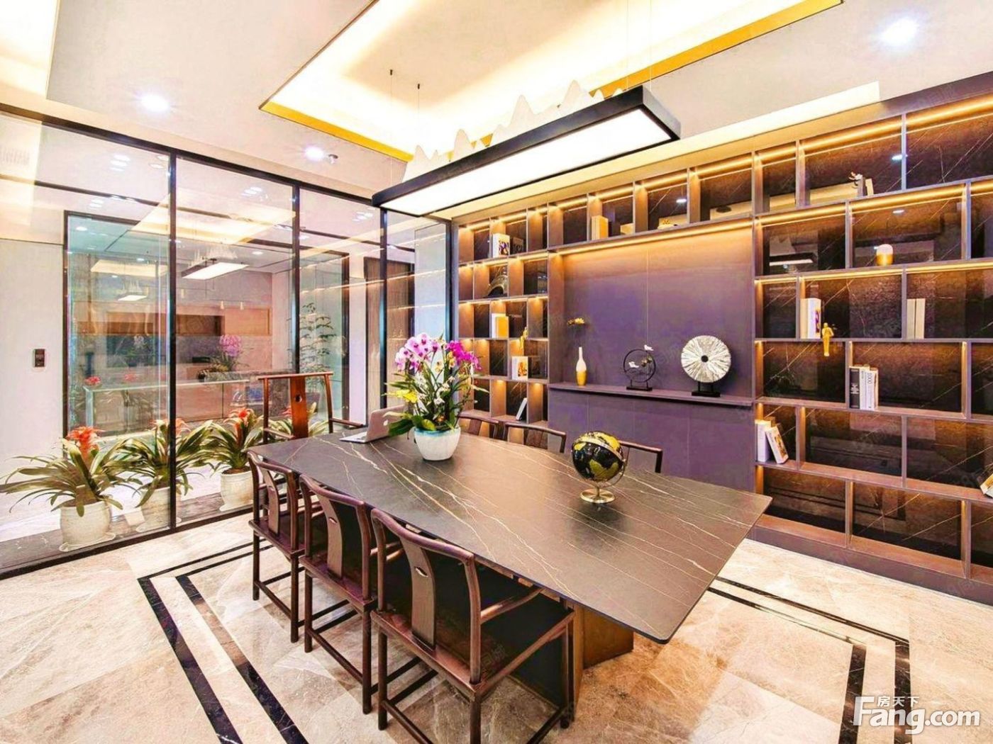 金牛国宾总部基地 接待现房 特价急租!4隔间16工位!地铁口