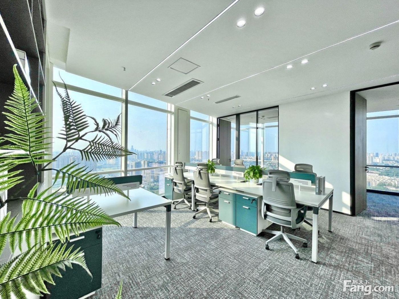 锦江洪河站 精品小户型 双面采光·2隔间12工位 带共享配套