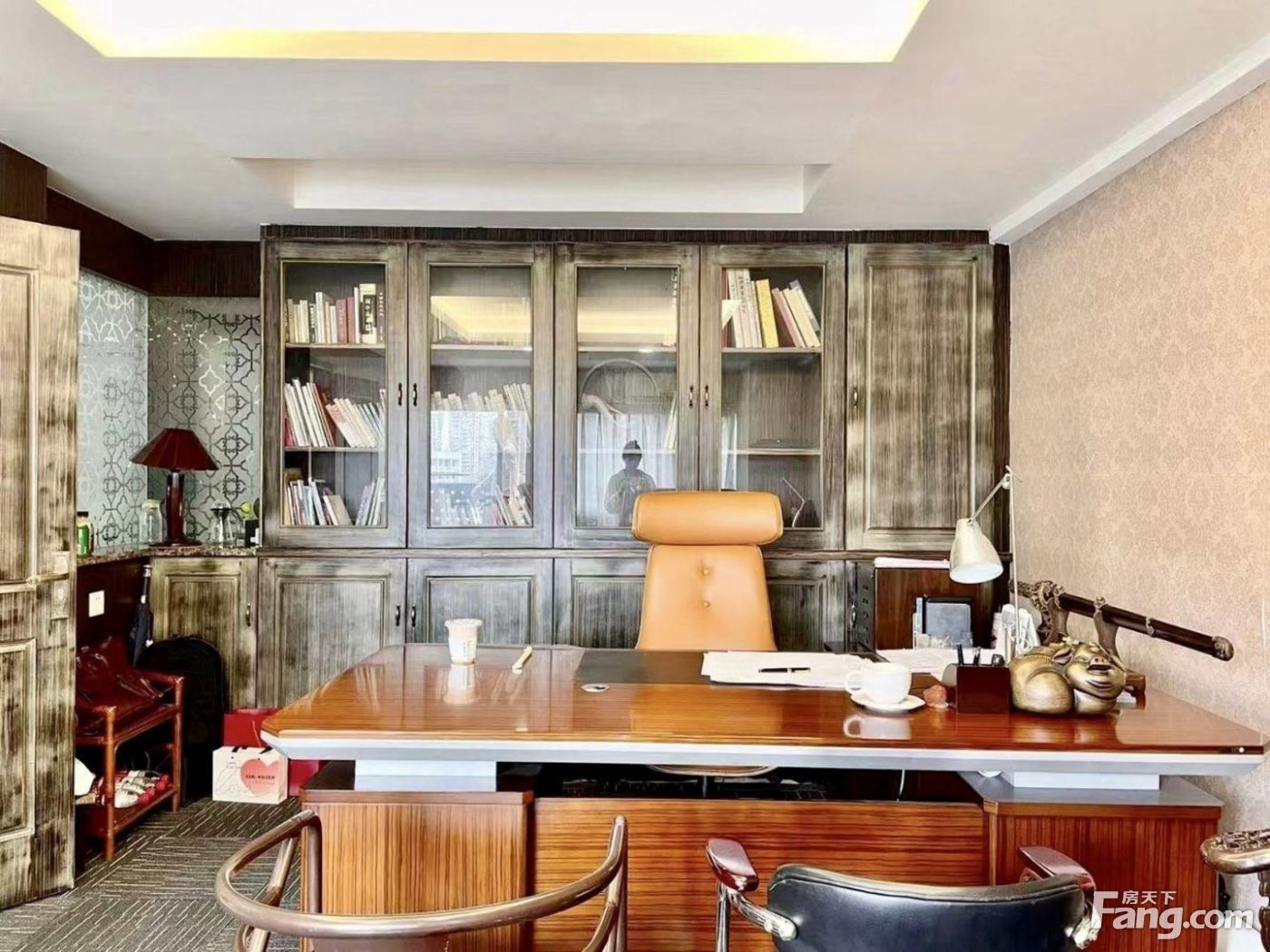 地铁口带露台!业主着急出租价格乱砍!6隔50卡位利用率超高!