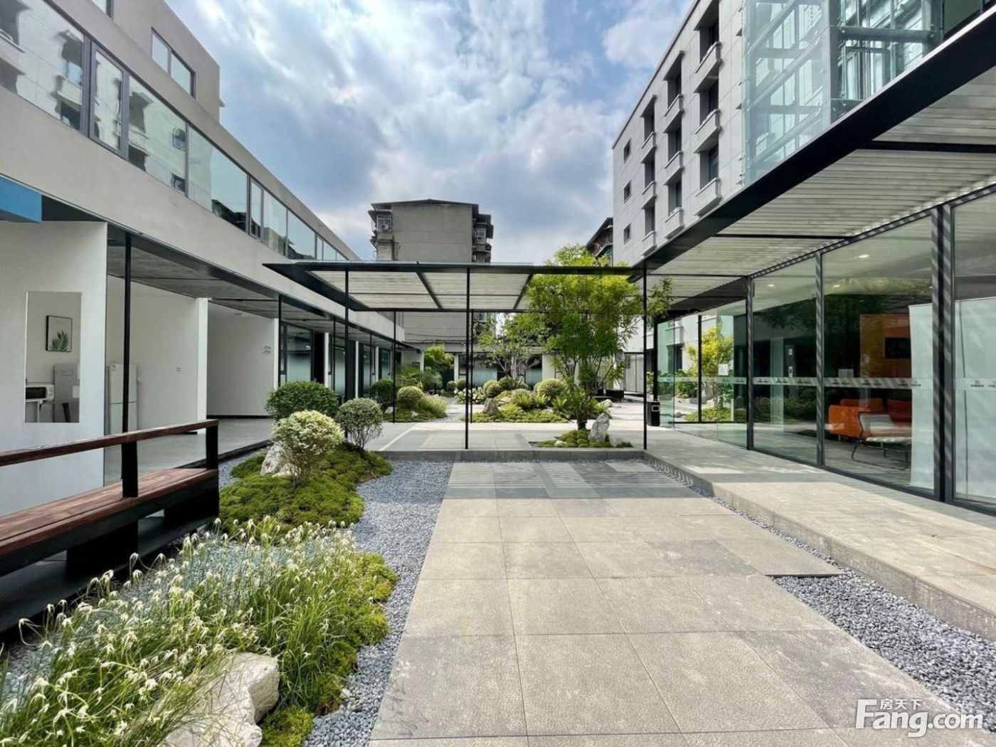 新华公园畔丨精巧园区 享城市中心一抹宁静丨500平小整层
