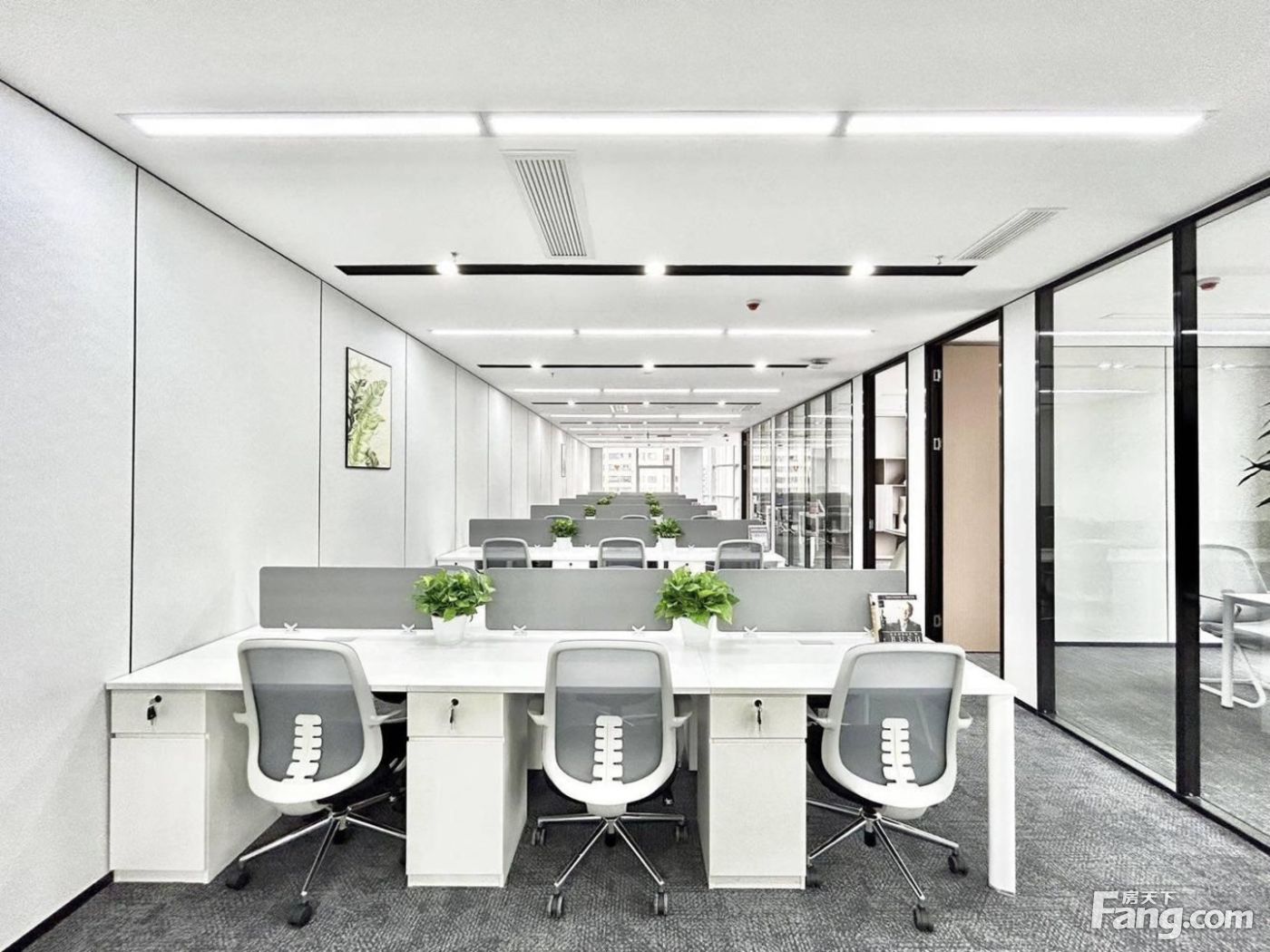 免佣!创想中心!24h空调!交通便利!4隔间46工位精装入住