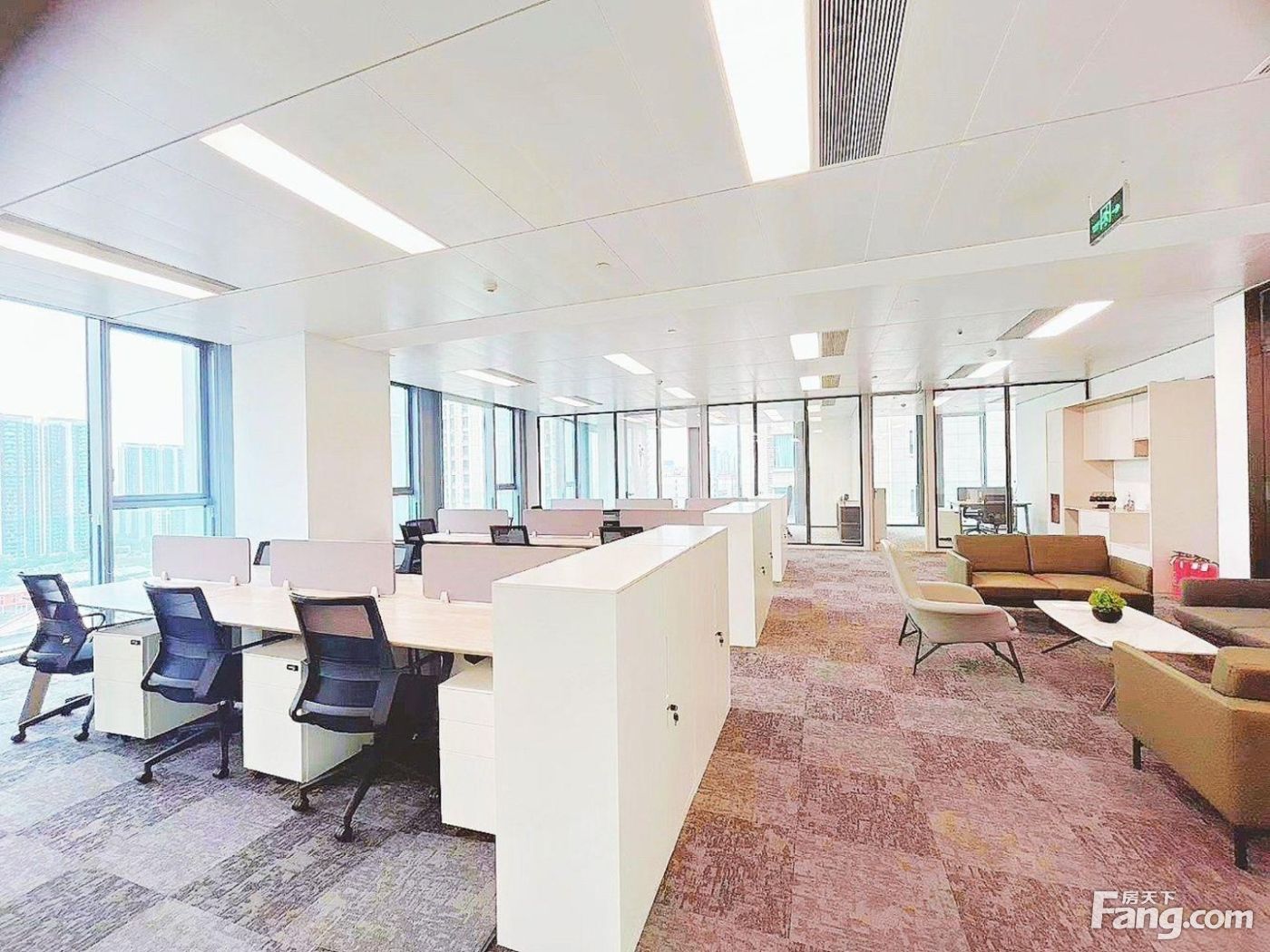 怡心湖 中海财富超甲办公丨3隔20工位丨双面采光丨央企物业