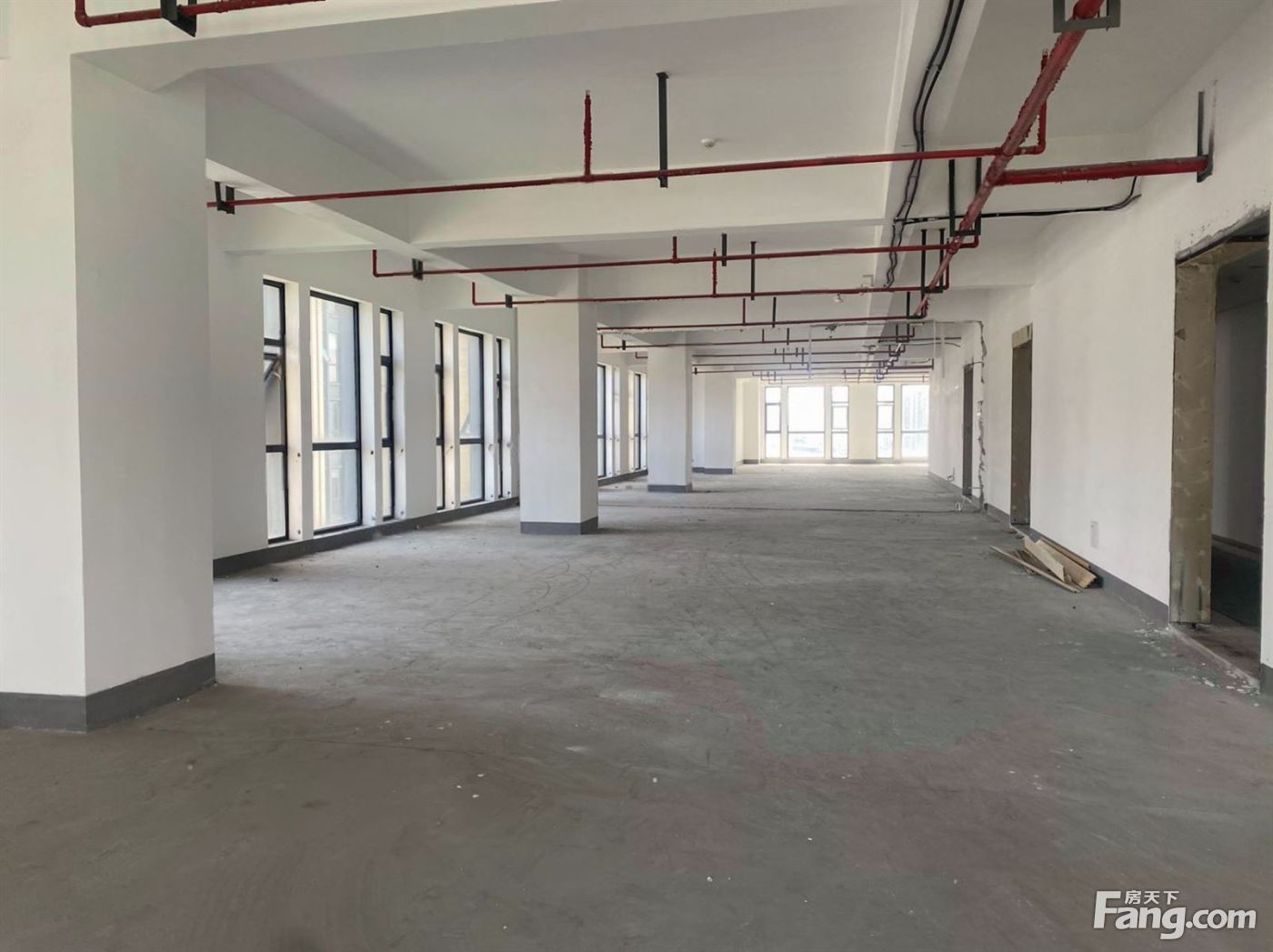 三江口,和丰广场对面银亿东岸整层1300平毛坯可分割,好停车