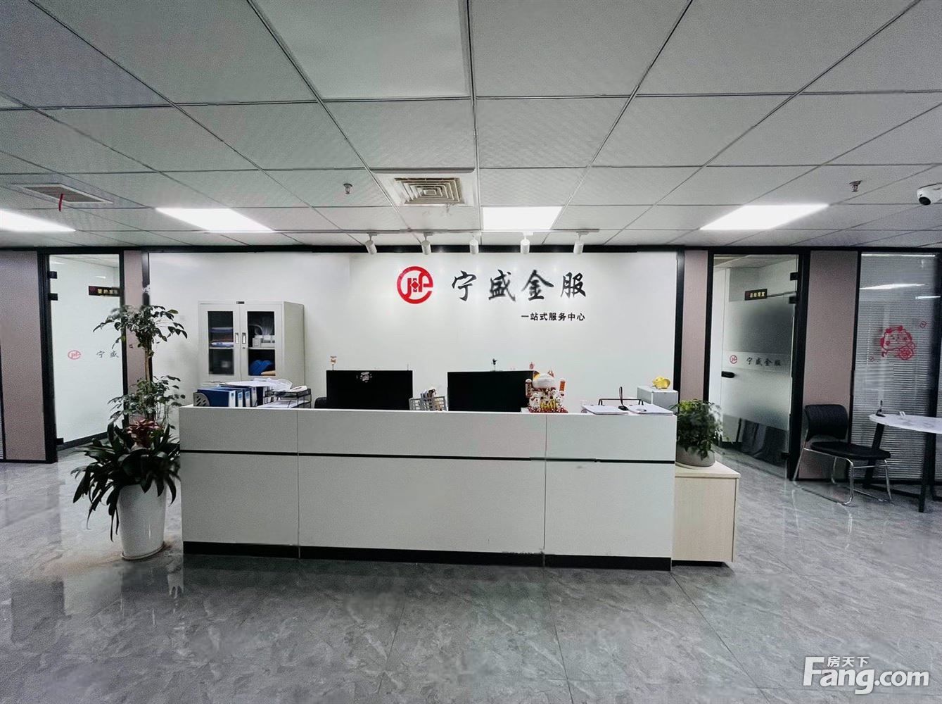 兴业大厦400平 金融格局 带家具 电梯口大前台 适合金融