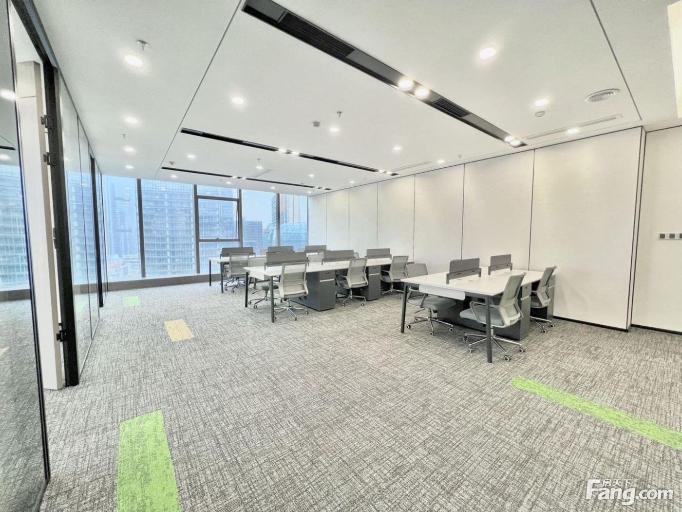 市中心超甲楼盘·品味与实力的象征丨双面采光4隔间24工位