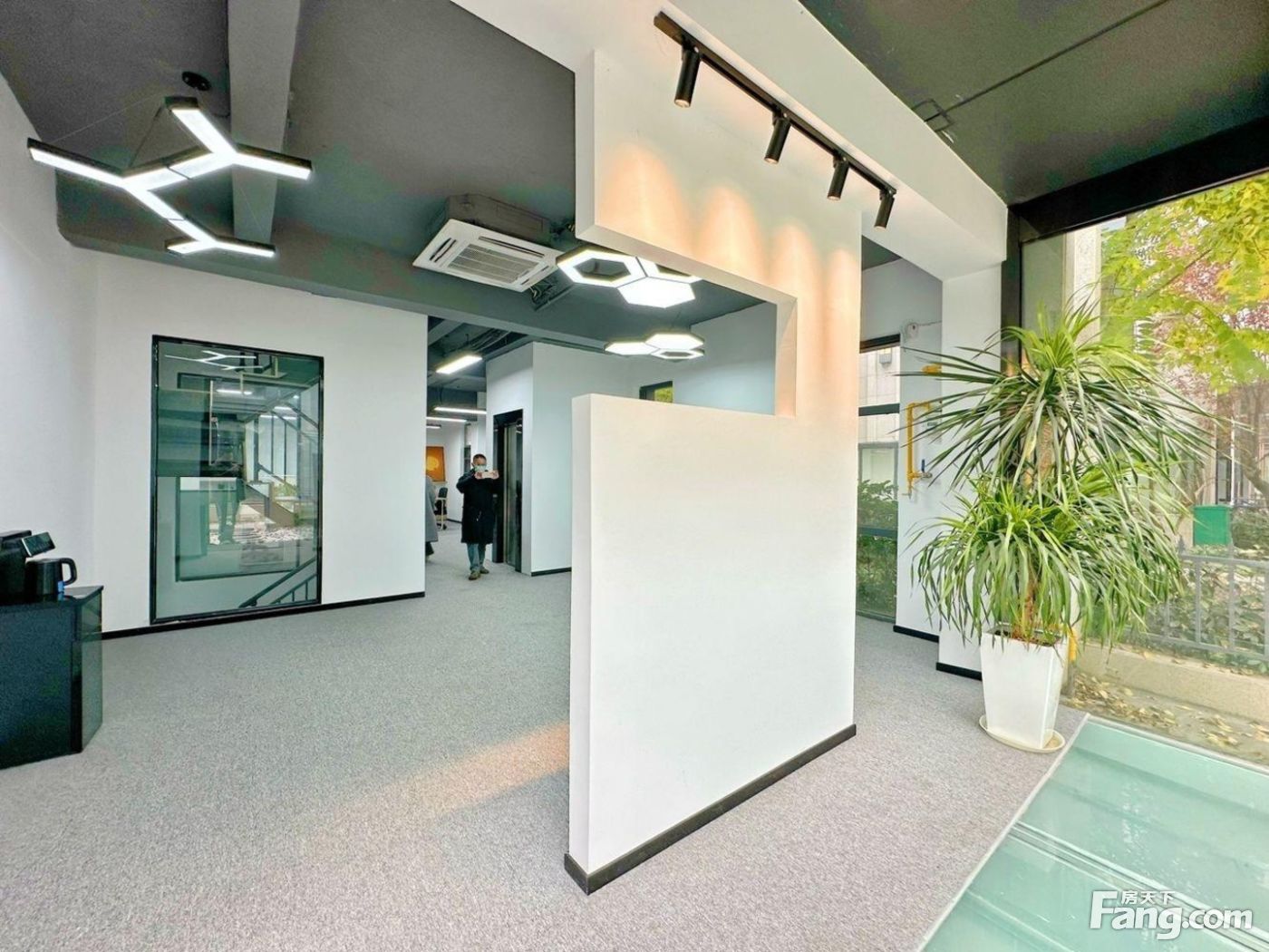 新川独栋别墅 前后花园 直播现房 接待现房 6号线地铁口