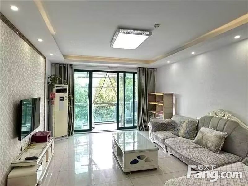 香城花园二期 3室2卫2厅 120平精装修 3500元/月