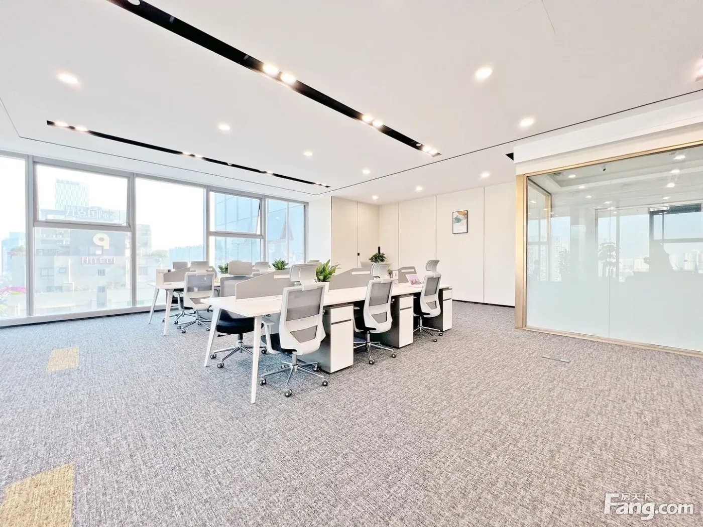 采光视野天花板丨依江办公,财运绝佳!5隔间24工位,超甲楼宇