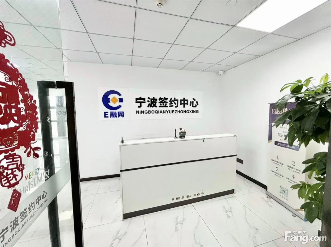 泰康大厦 电梯口 4隔间 双面采光 (本人房东直租)