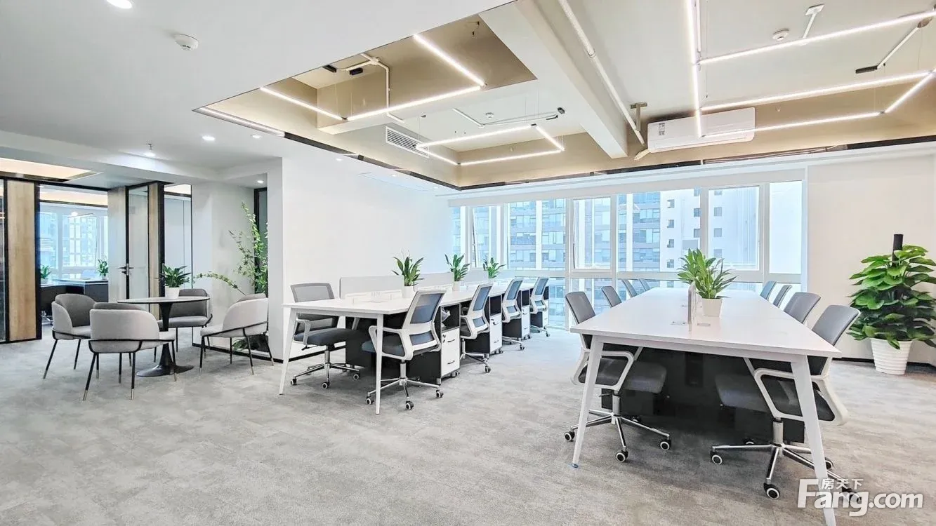 市中心!双面采光捡漏价丨灰色科技凤丨4隔间26工位丨高性价比