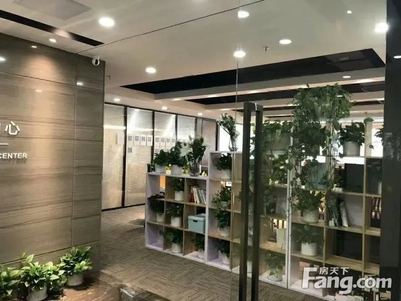 海智中心开发商直租,杭师大正对面,地铁口,精装带家具