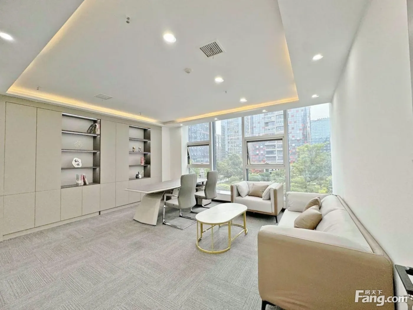 盛大国际 新轻奢风格 超大老板间 园林 四周设施完善