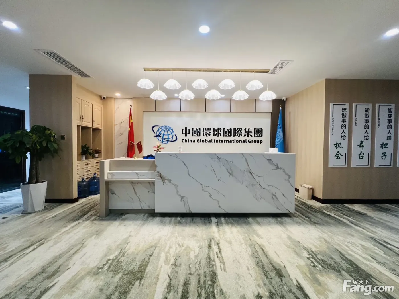 天府二街整层接待风 豪装带实木家具 20个办公室40个工位