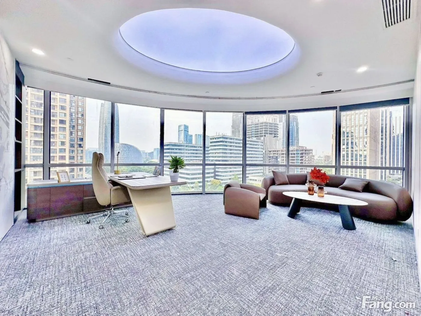 孵化园!老板间环形采光丨4隔间24工位!看双子塔·交通便利