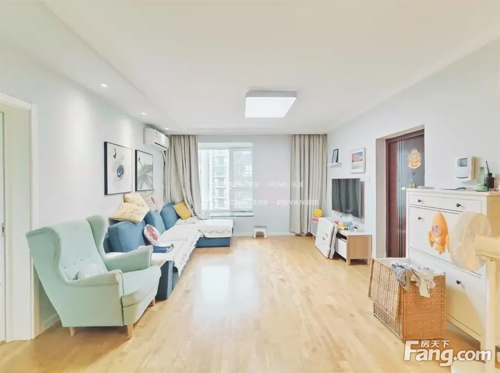 新上汇统花园!当天租!出行方便!精装修!家电全!有车位!