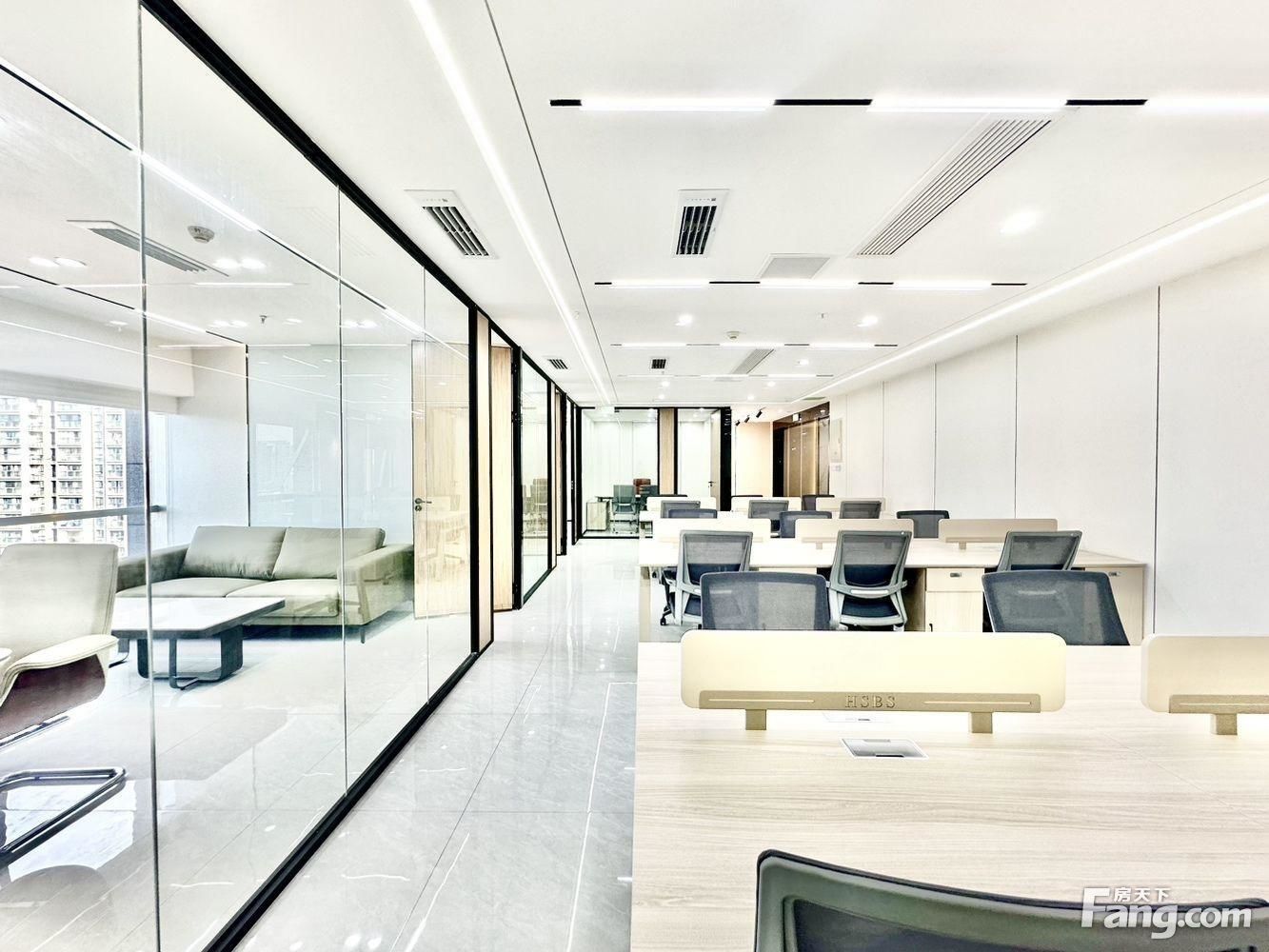 清江西路 西单广场旁(4隔间18工位)正对电梯口 无加时费