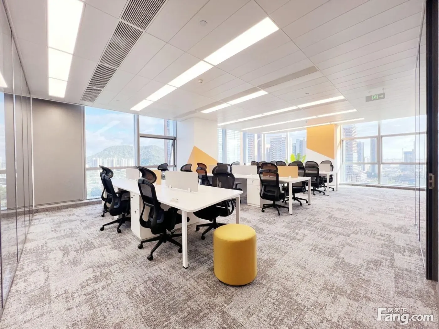 兴隆湖景现房·双面采光丨4隔间30卡位·空调无加时丨科技软件