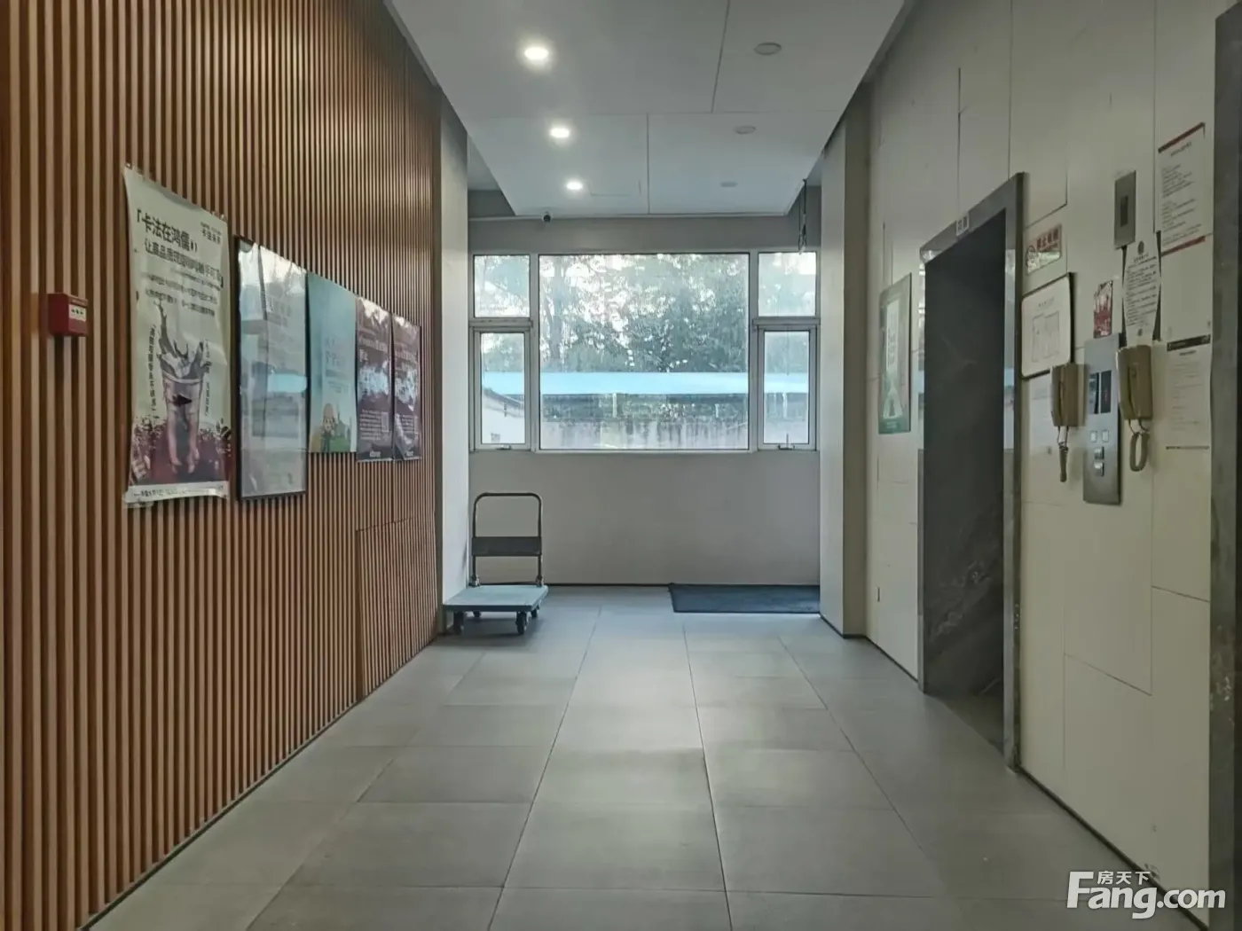 车公庄大街 彩印大厦紧邻物华大厦五栋大楼鸿儒大厦交通便利