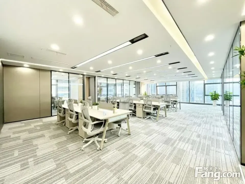 双老总室 东南双采光丨业主直租 超低公摊4隔40卡位丨牛市口