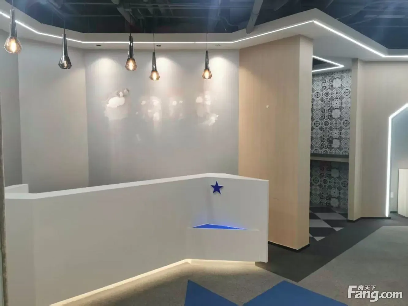 西土城地铁口 北航南门 俯瞰北航校园绿地 享受北航人才环境