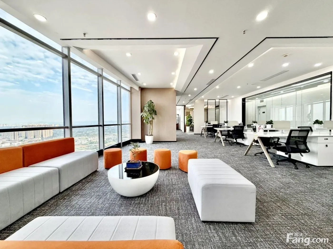 东站附近·办事处选址丨3隔间36卡位·视野无遮挡丨洪河地铁站