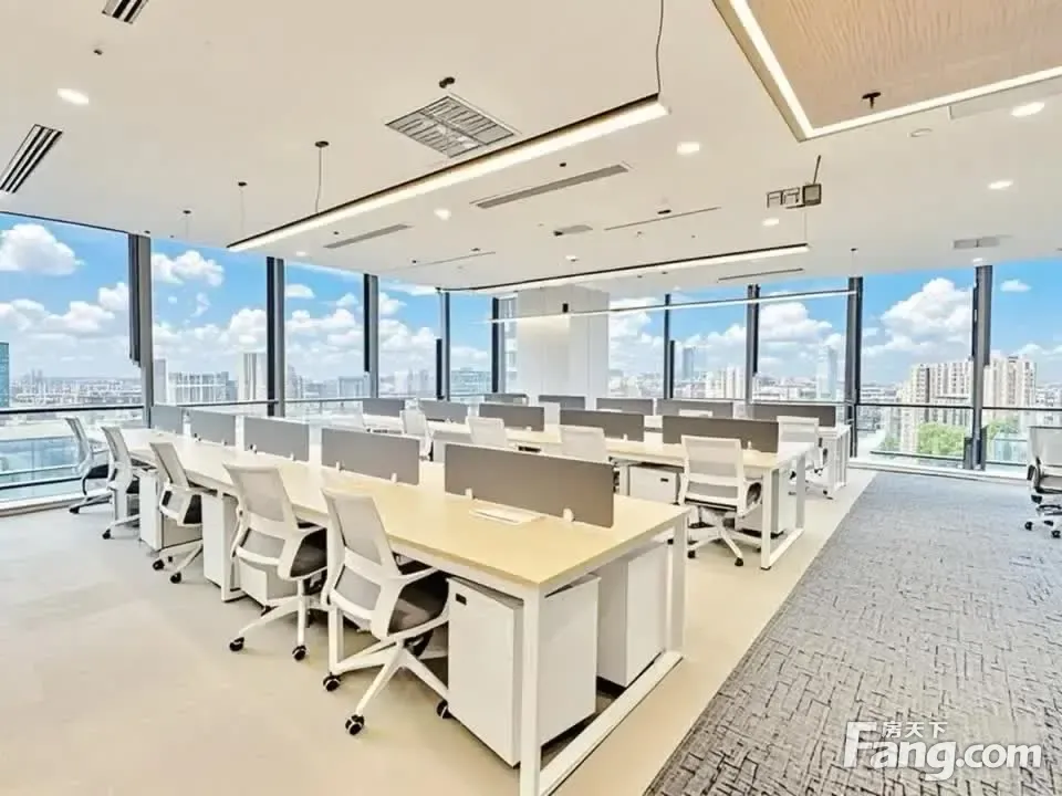 无遮挡视野·艺术装修丨攀成钢商圈·金融接待·4隔间60卡位!