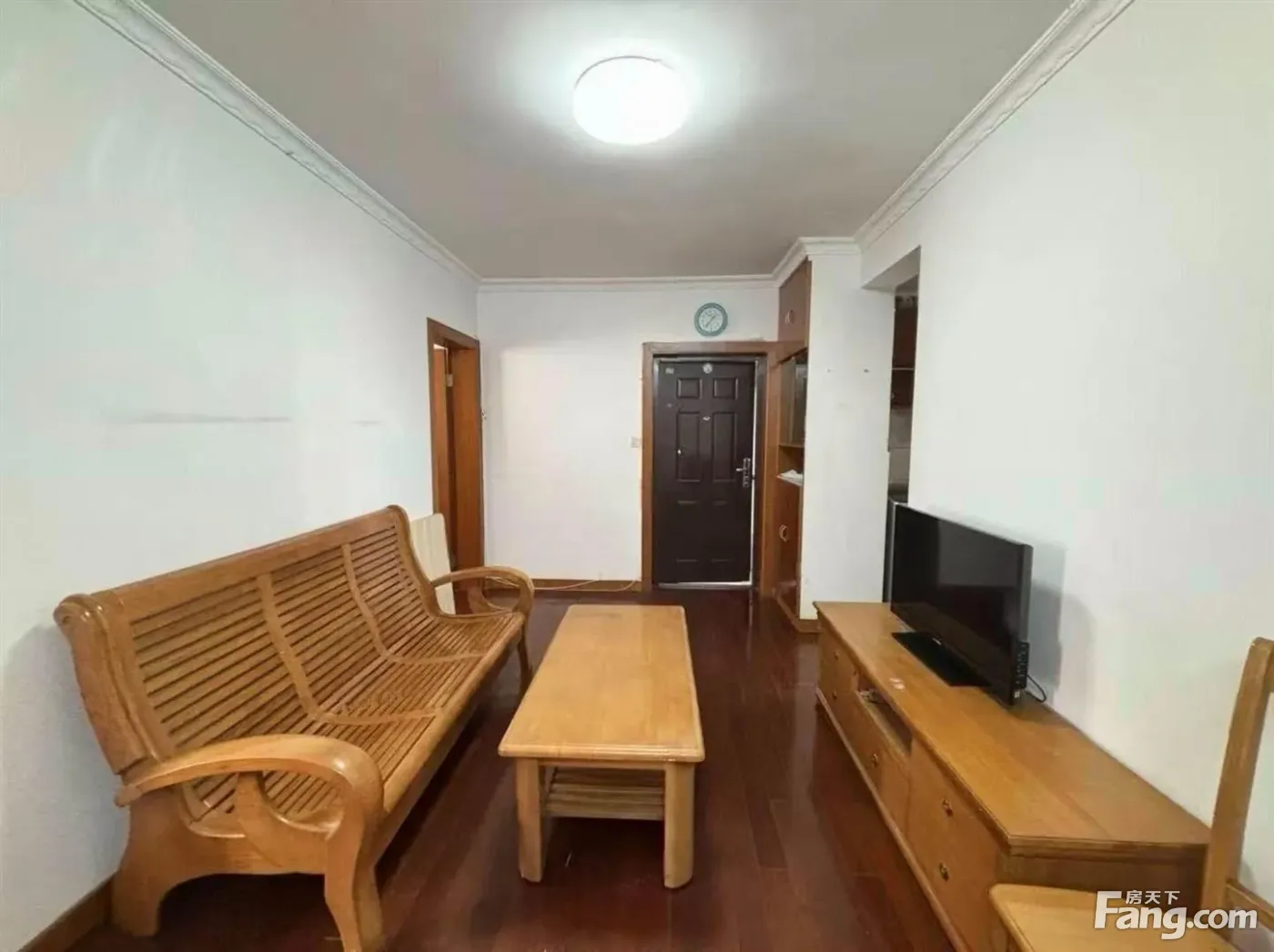 桃浦新村大一房出租,出门即地铁,可做两房使用拎包入住