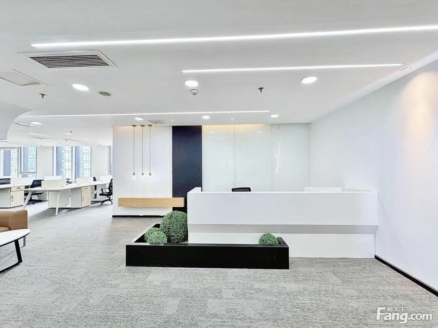 东大街押一付三丨电梯口7隔间40工位丨双面采光 双线春熙路