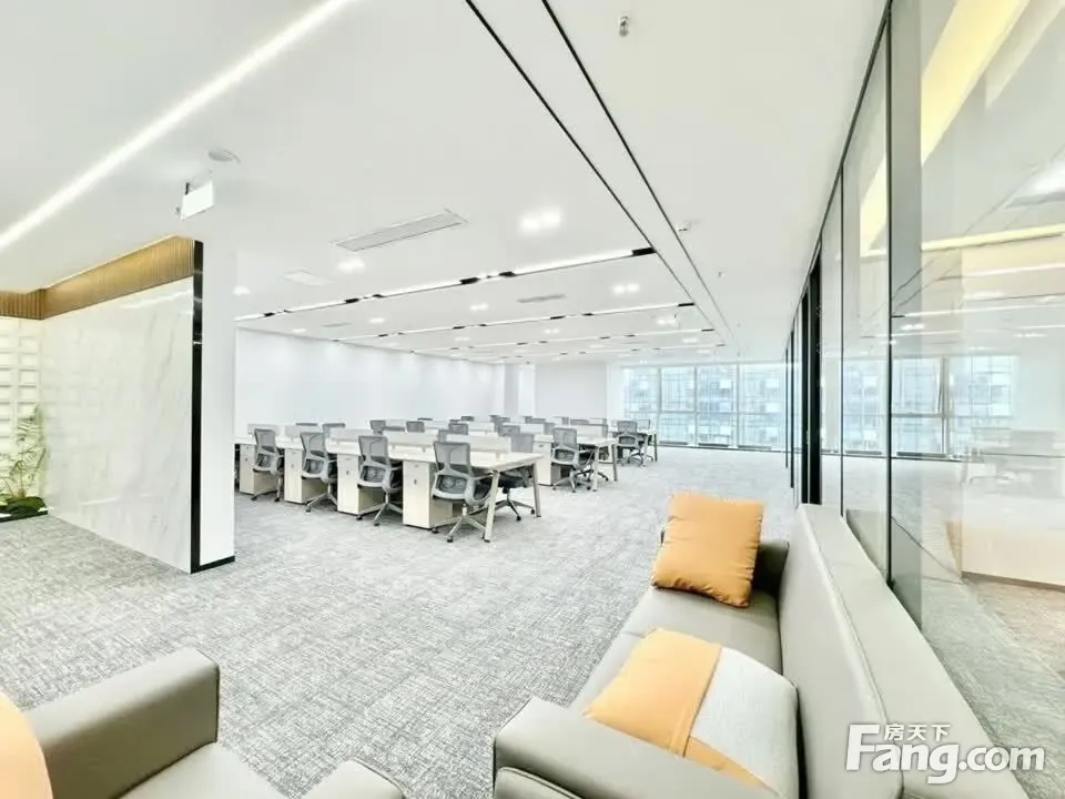 正对电梯口!4隔间30卡位(艺术装修)大气接待·金融城商圈!