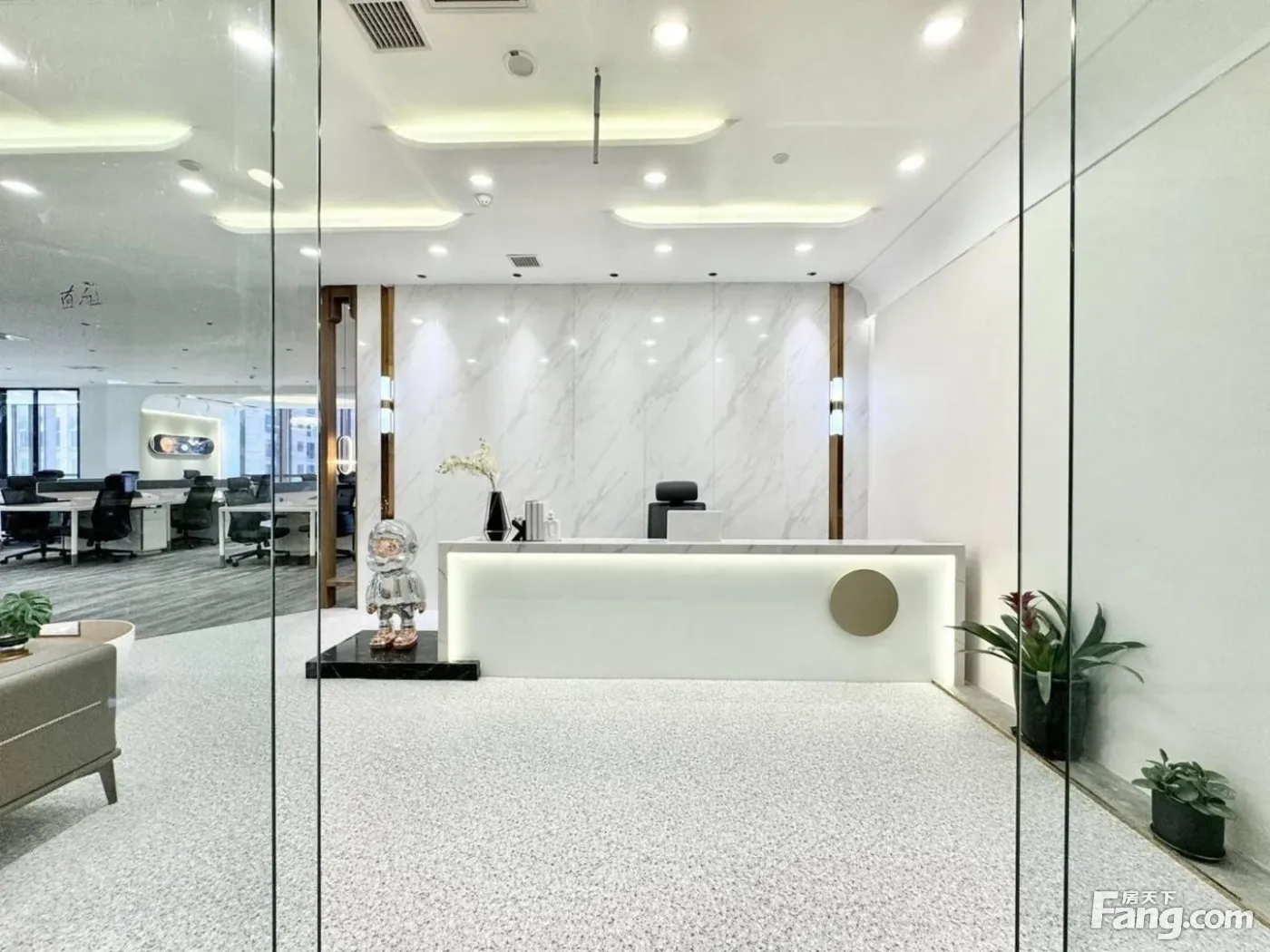 成华二环万象城!金融接待现房!7隔间30工位!24h空调自控