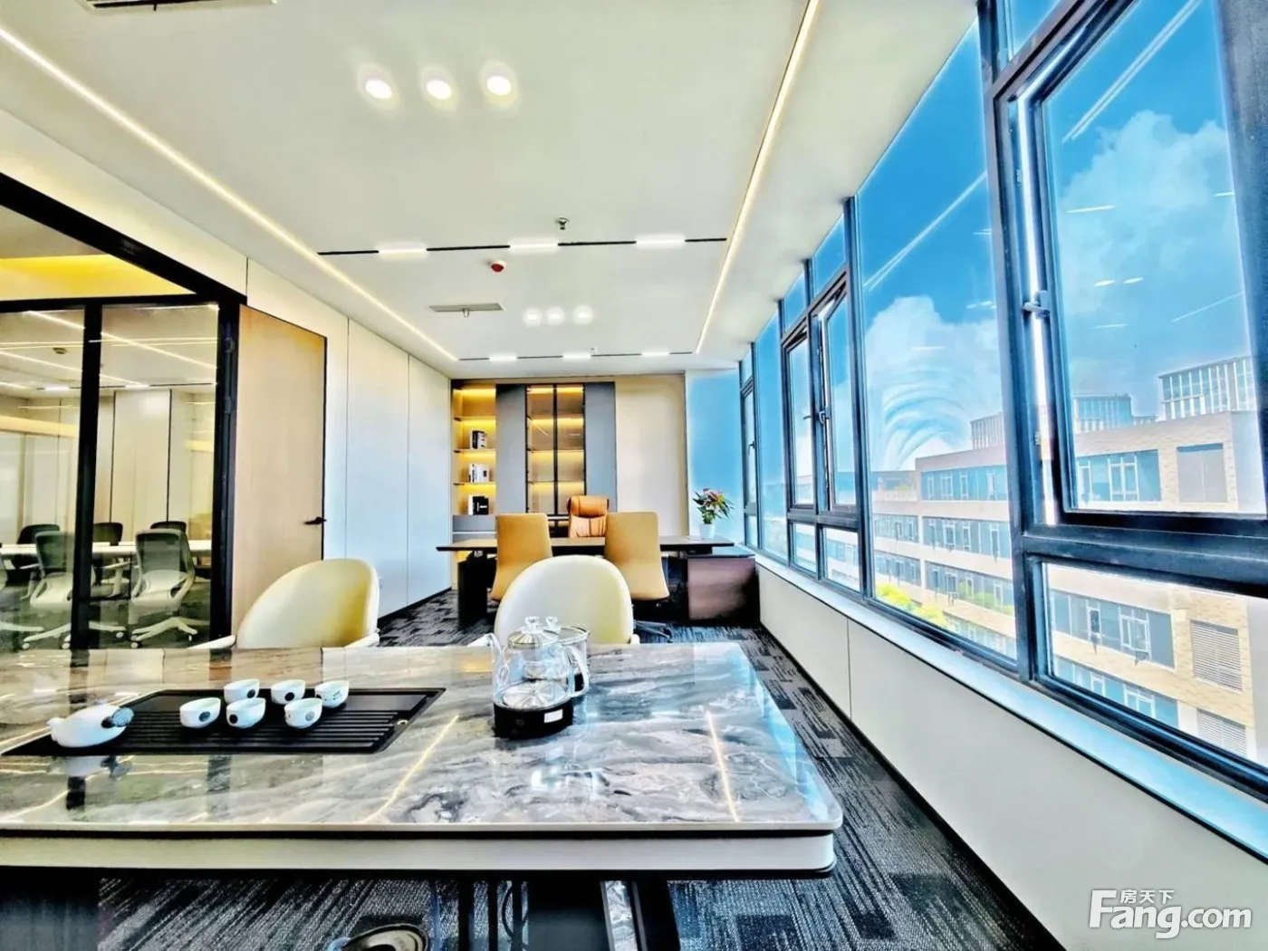 低公摊·电梯口8隔间30工位·24H空调·神州智慧吾悦万茂