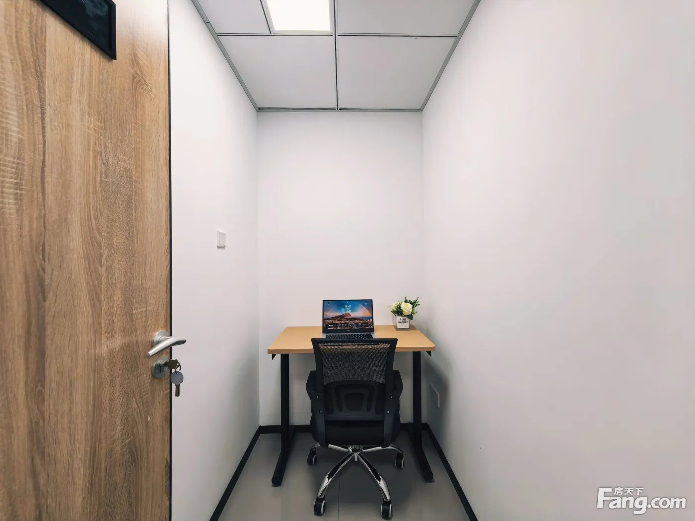 高新区联合办公直租|无物业费水电|可注册、工商、财税