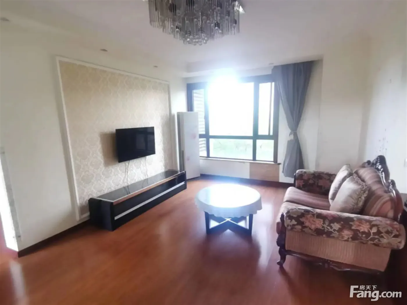 绿地香颂 户型方正 精装修3居室 看房随时