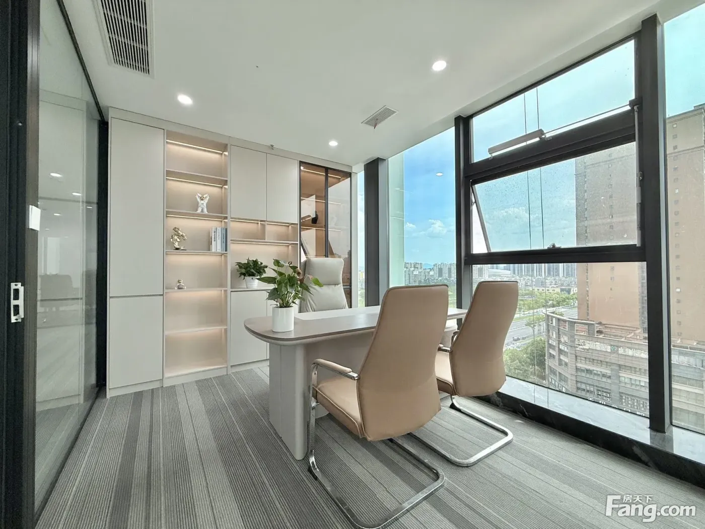 免佣带看!高新中和新盘招租!24H空调 精装带家具配套完善