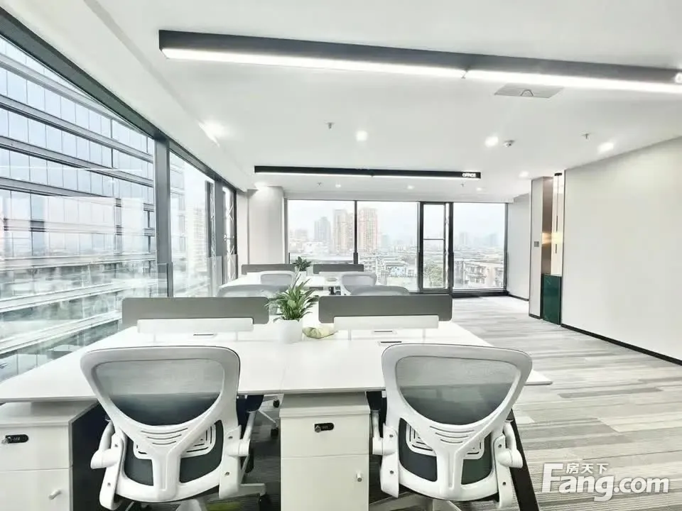 中坝地铁口·3隔间12卡位·双面采光户型!无中介费·西环广场