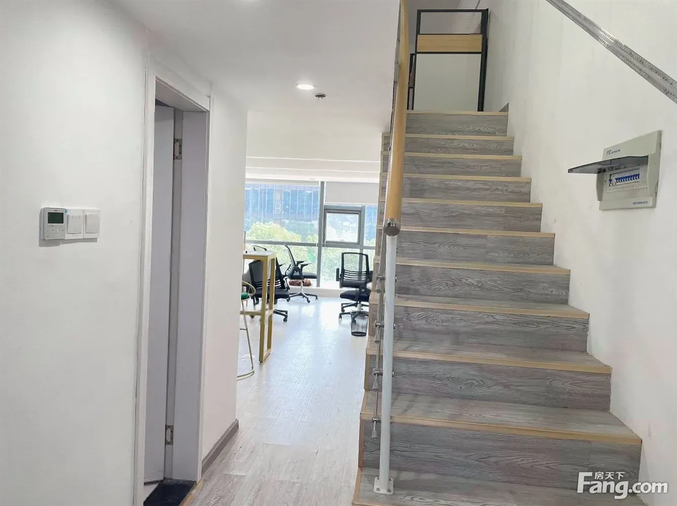 青林湾旁壹都文化广场 精装修55X2平 带家具 独立卫生间