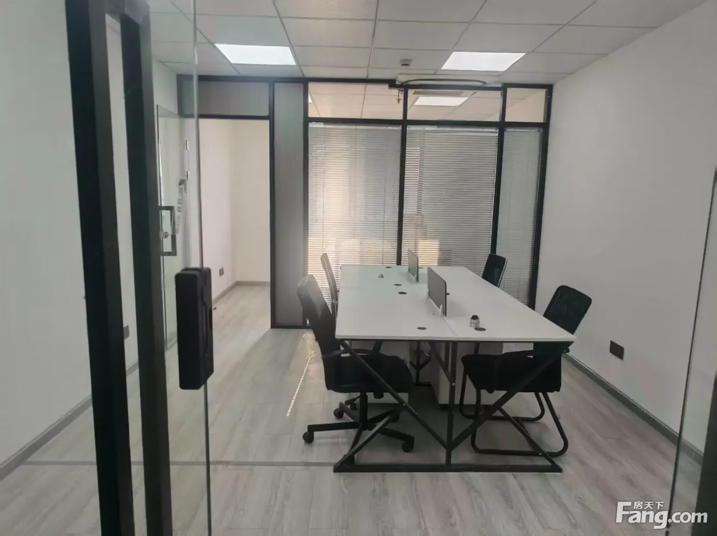 金都国际旁 凯悦商务中心55平98平精装全套办公家具